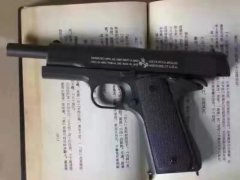 约翰‧汤普森上校（JohnT.Thompson）认为新的制式可